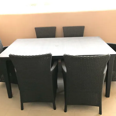 Modern 2 Bedroom Apartmnet Fully Equipped Apartment *