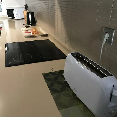 Apartment Modern 2 Bedroom Apartmnet Fully Equipped *
