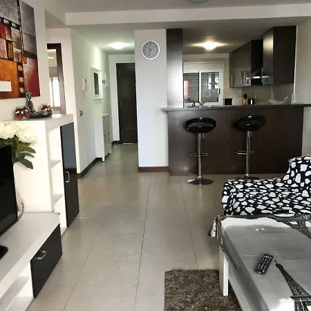 Modern 2 Bedroom Apartmnet Fully Equipped *