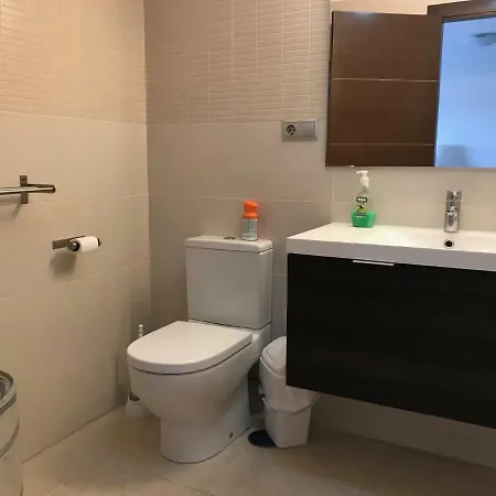 Apartment Modern 2 Bedroom Apartmnet Fully Equipped *